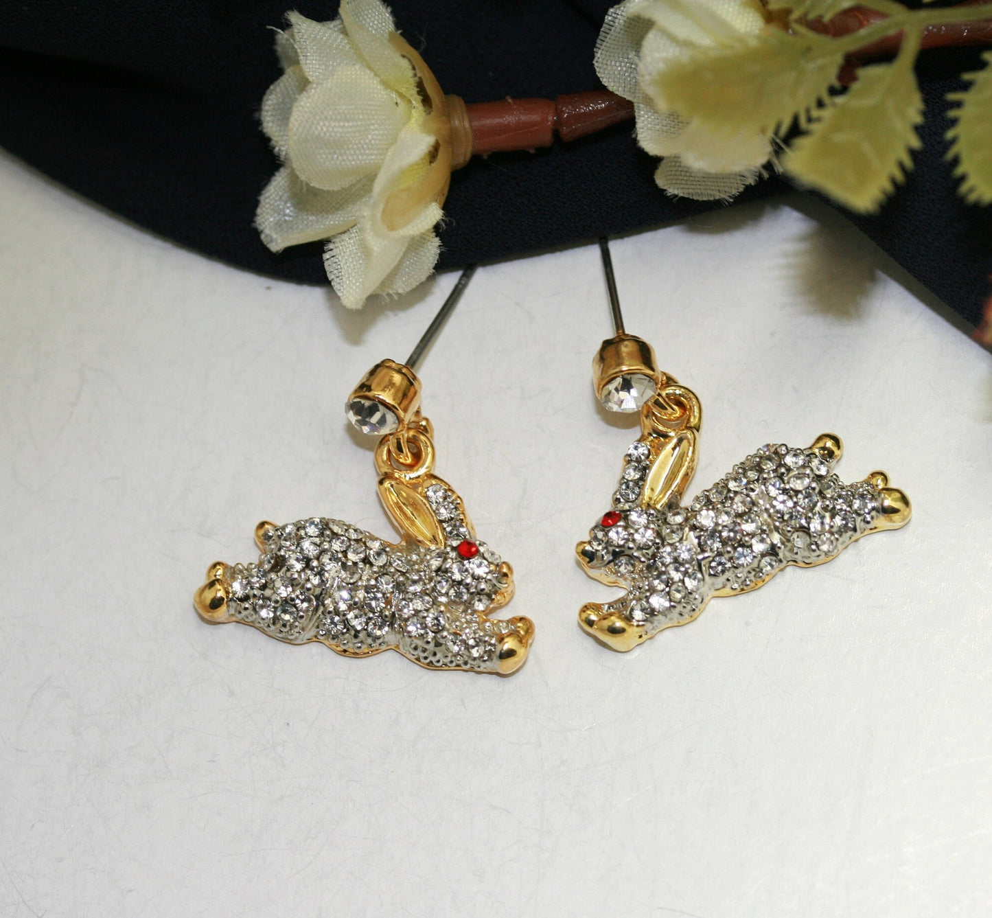 Clear Rhinestone Crystal Cute Bunny Rabbit Pin Brooch for Easter, Easter Bunny Rabbit Pin & Earring Set
