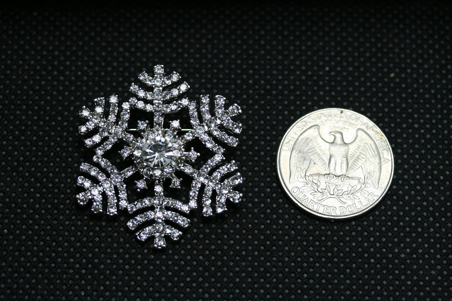 Rhinestone Crystal Snowflake Pin & Pendant, Women's Holiday Corsage Jewelry Winter Crystal Flower Pin Christmas Snowflake Jewelry Gift