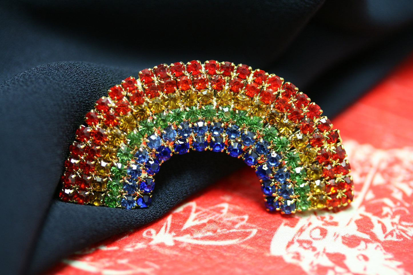 Rainbow Pin Pot Gold Brooch Rhinestone Crystal