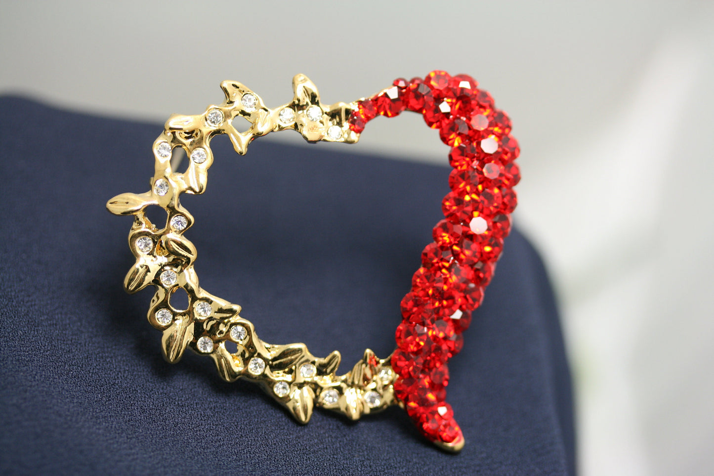 Crystal Rhinestone Love Heart Brooch Pin Jewelry Gift, Valentine's Day Red Hollow Heart Brooch, Valentine's day Jewelry