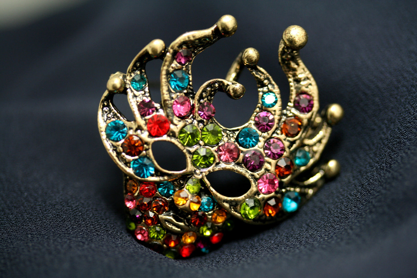 Rhinestone Mardi Gras Musk Brooch & Pendant, Multicolor Crystal Masquerade Ball Mask Pin Brooch