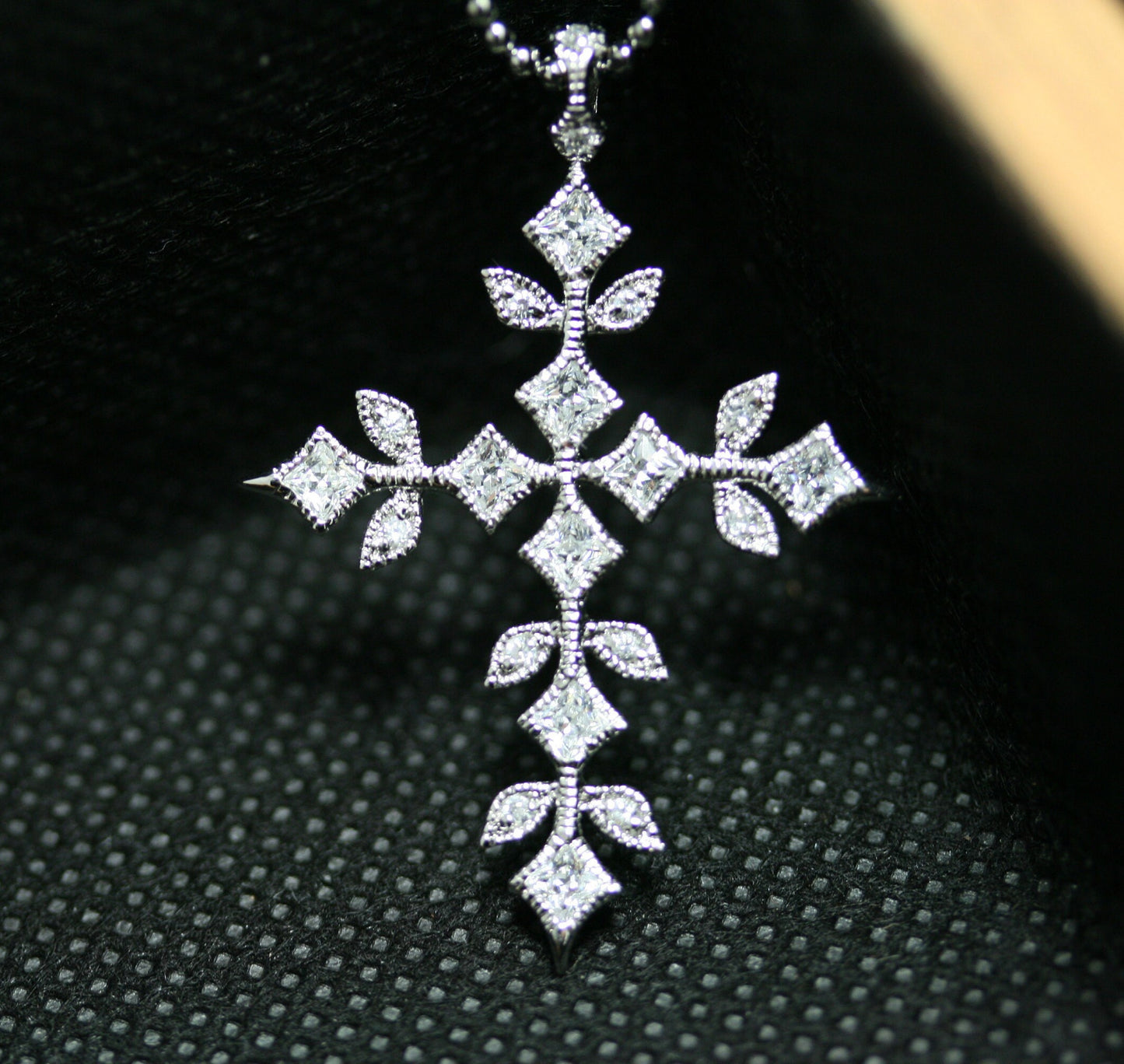 Rhinestone Silver Cross pendant with Chain, Crystal Cross Pendant Necklace. Stylish Silver Plated Zircon Cross Pendant