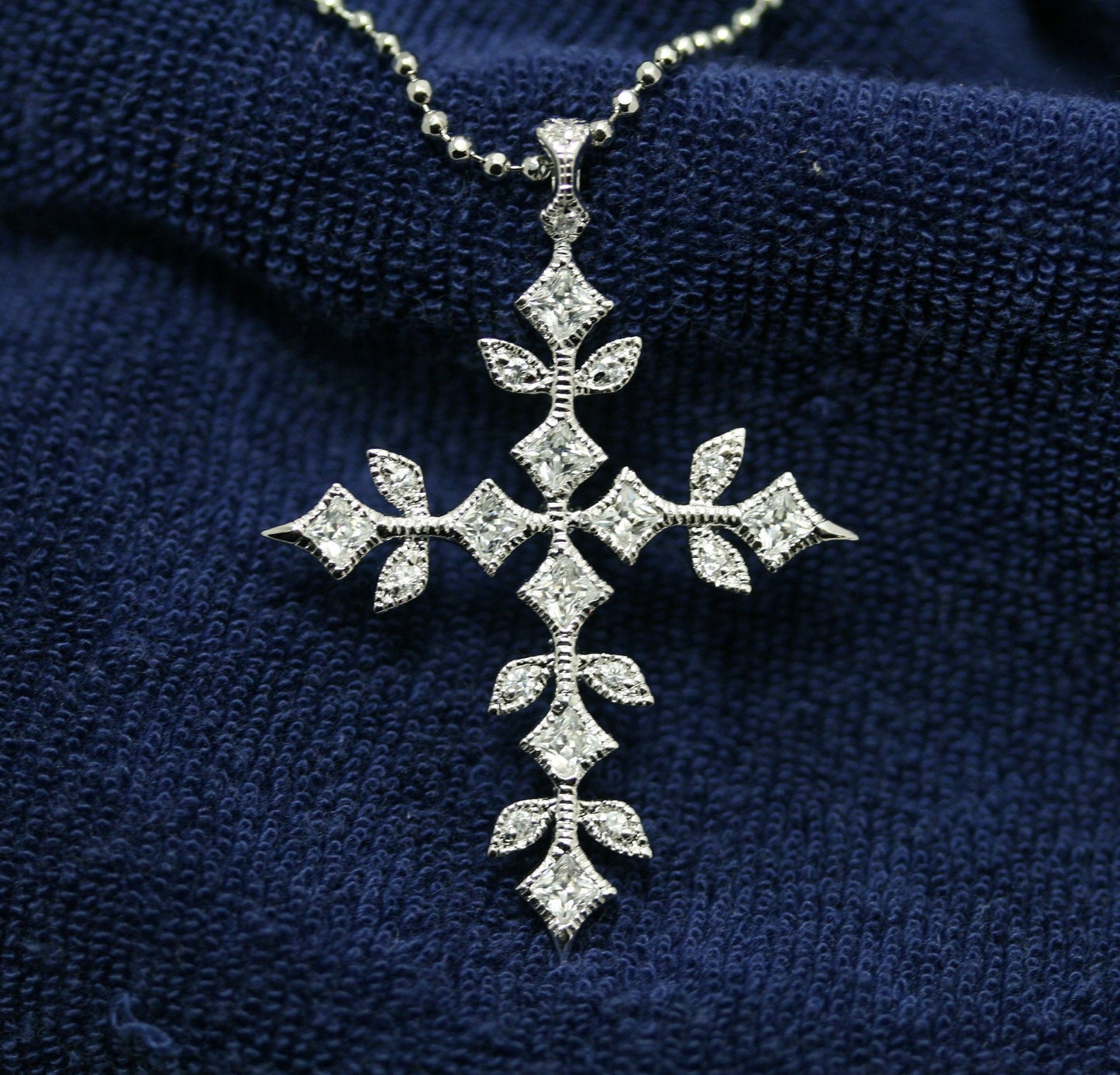 Rhinestone Silver Cross pendant with Chain, Crystal Cross Pendant Necklace. Stylish Silver Plated Zircon Cross Pendant