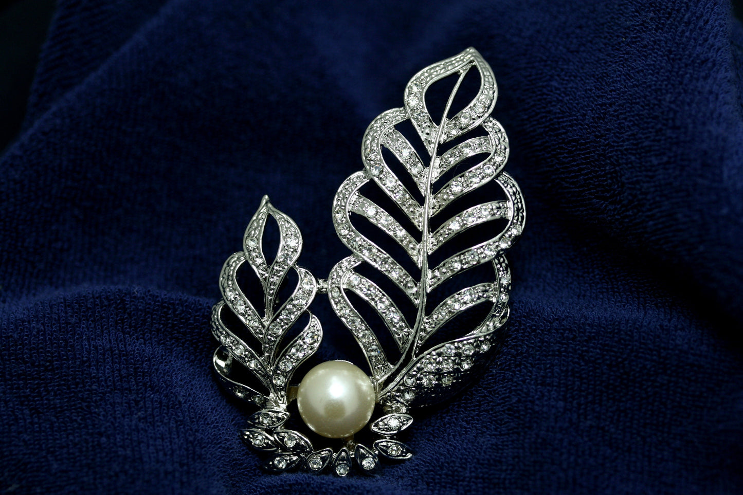 Rhodium Plated Faux Pearl Brooch Pins with Rhinestone, Leaf Brooch, Cubic Zirconia Brooch, Faux Pearl Brooch Jewelry For Her