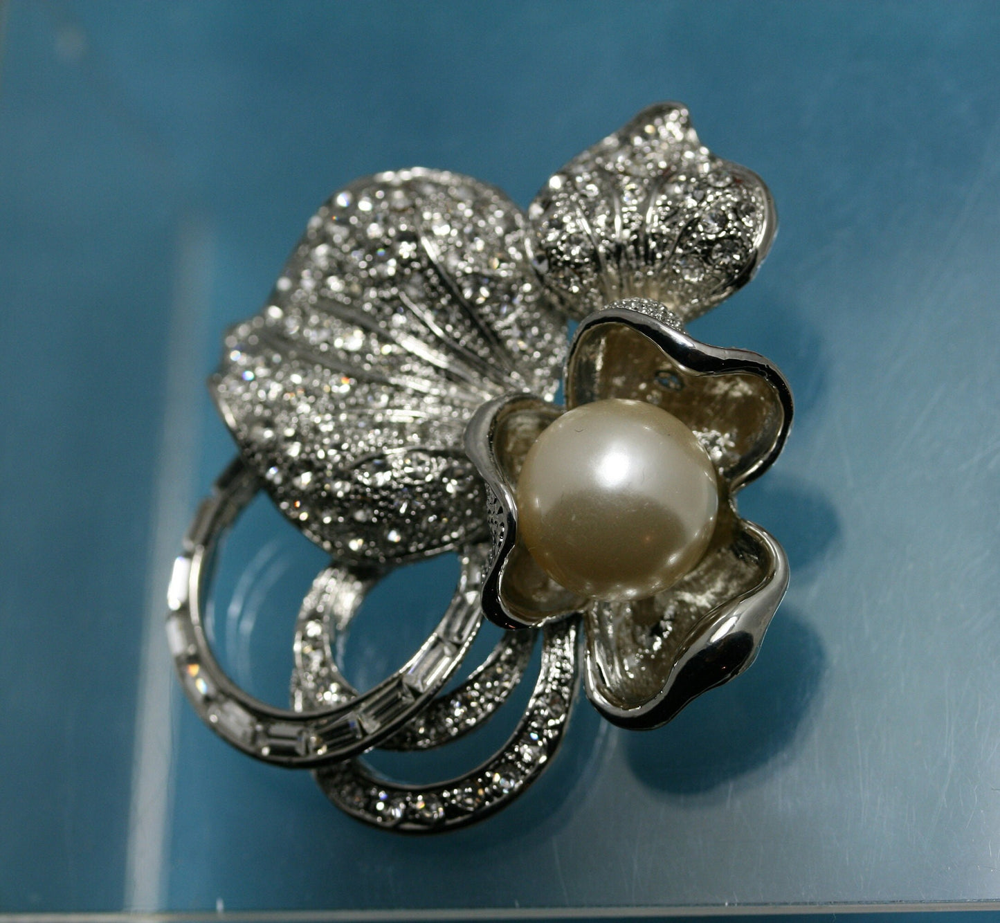 Vintage Silver Tone Clear Rhinestone Pearl Flower Brooch, Flower Brooches for Women, Rhinestone Pearl Crystal Pins