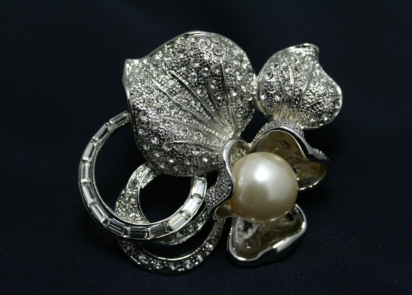 Vintage Silver Tone Clear Rhinestone Pearl Flower Brooch, Flower Brooches for Women, Rhinestone Pearl Crystal Pins