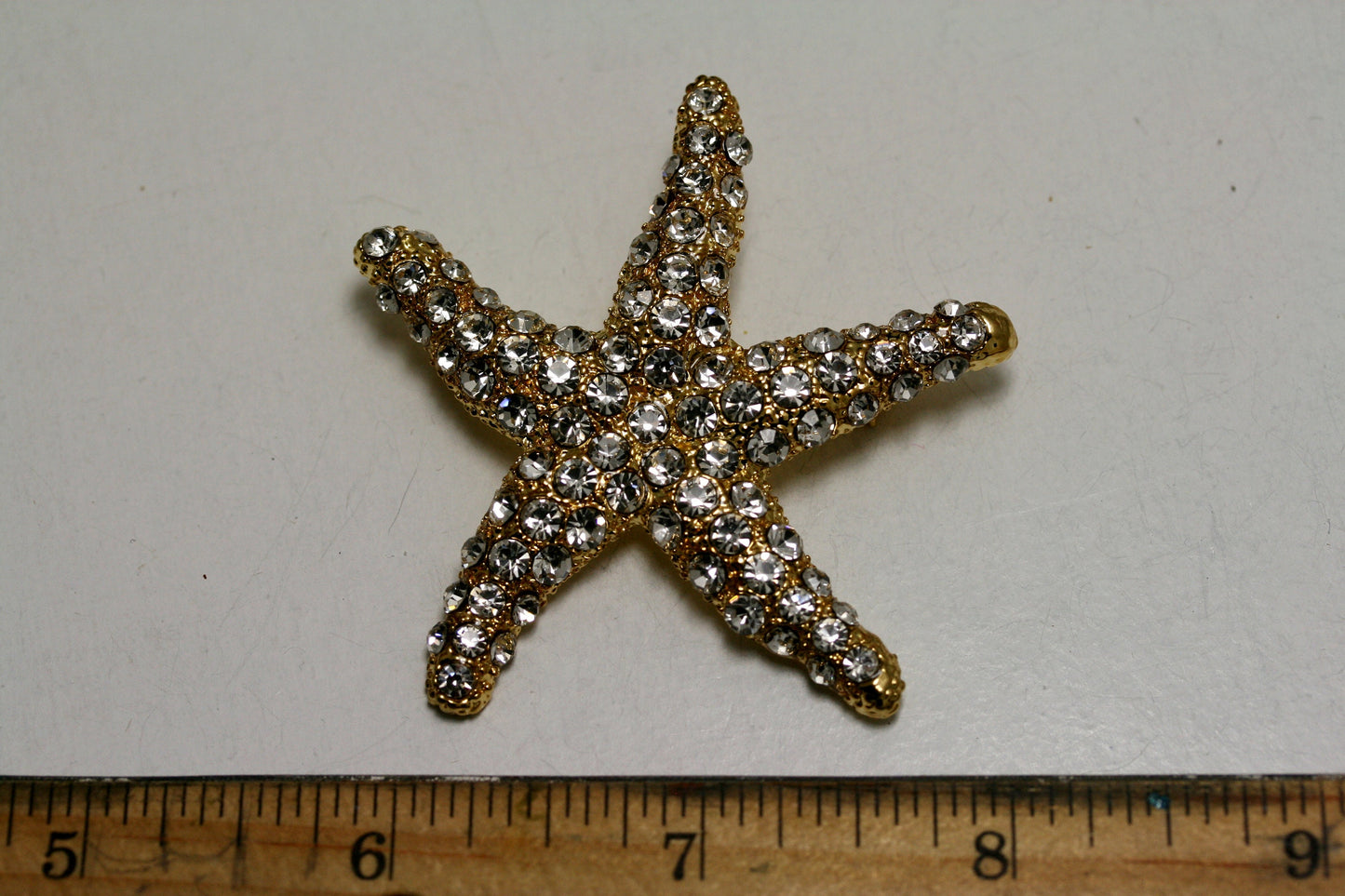 Rhinestone starfish brooch pin in gold-plate, Crystal Sea life Jewelry Gift, Rhinestone brooch for ocean beach bouquet