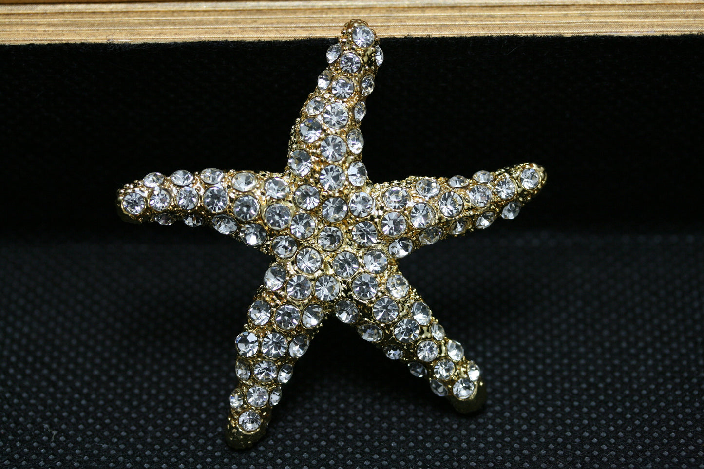 Rhinestone starfish brooch pin in gold-plate, Crystal Sea life Jewelry Gift, Rhinestone brooch for ocean beach bouquet