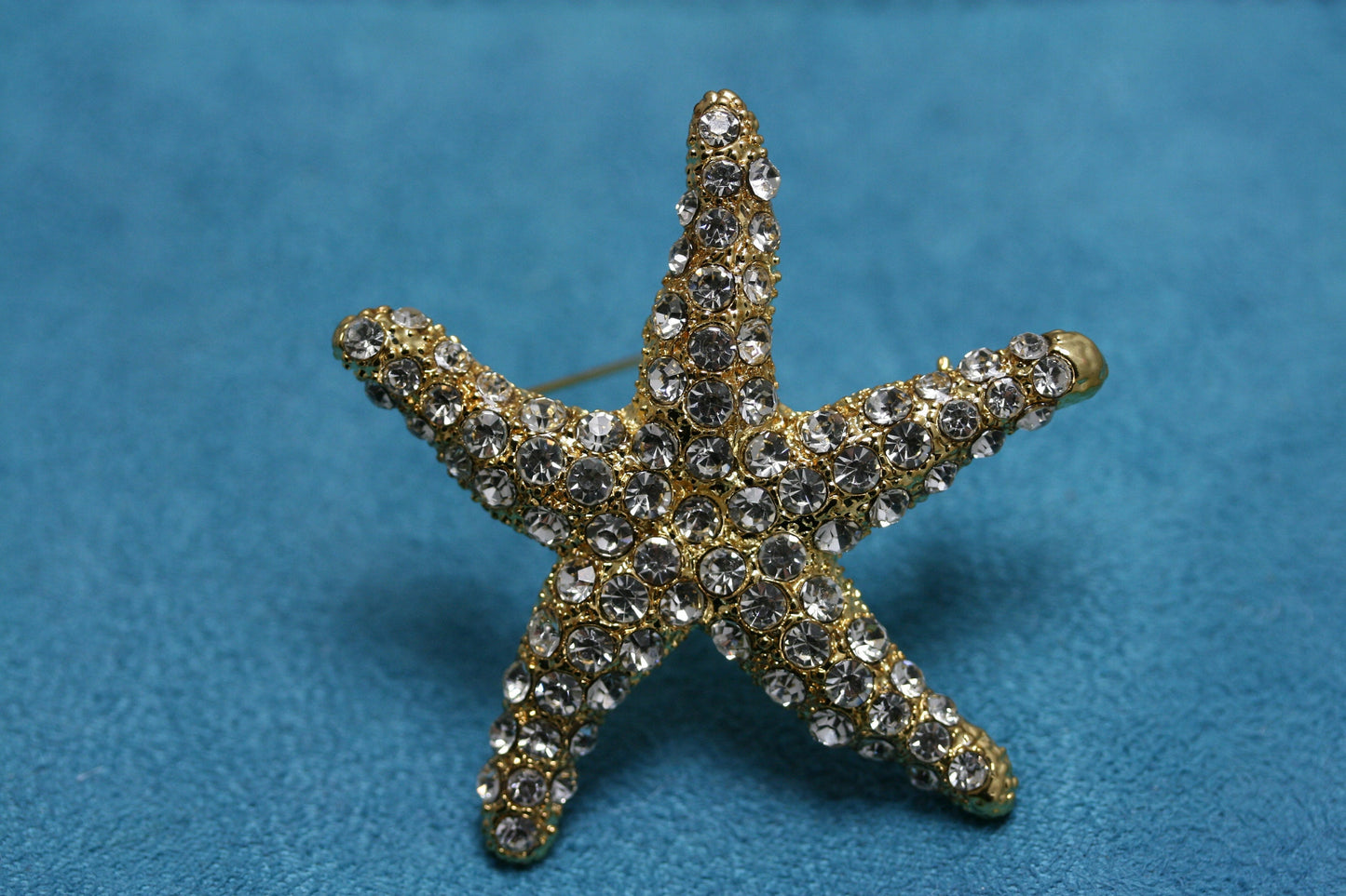 Rhinestone starfish brooch pin in gold-plate, Crystal Sea life Jewelry Gift, Rhinestone brooch for ocean beach bouquet