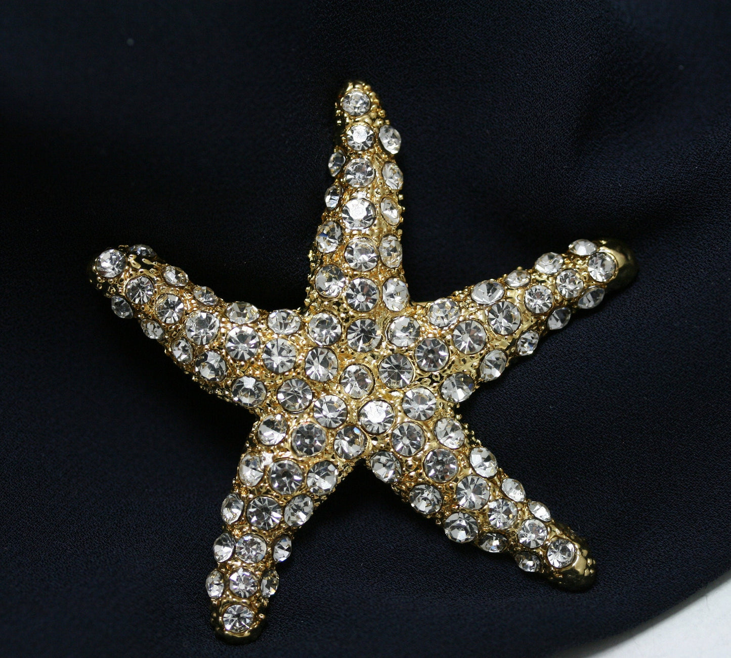 Rhinestone starfish brooch pin in gold-plate, Crystal Sea life Jewelry Gift, Rhinestone brooch for ocean beach bouquet