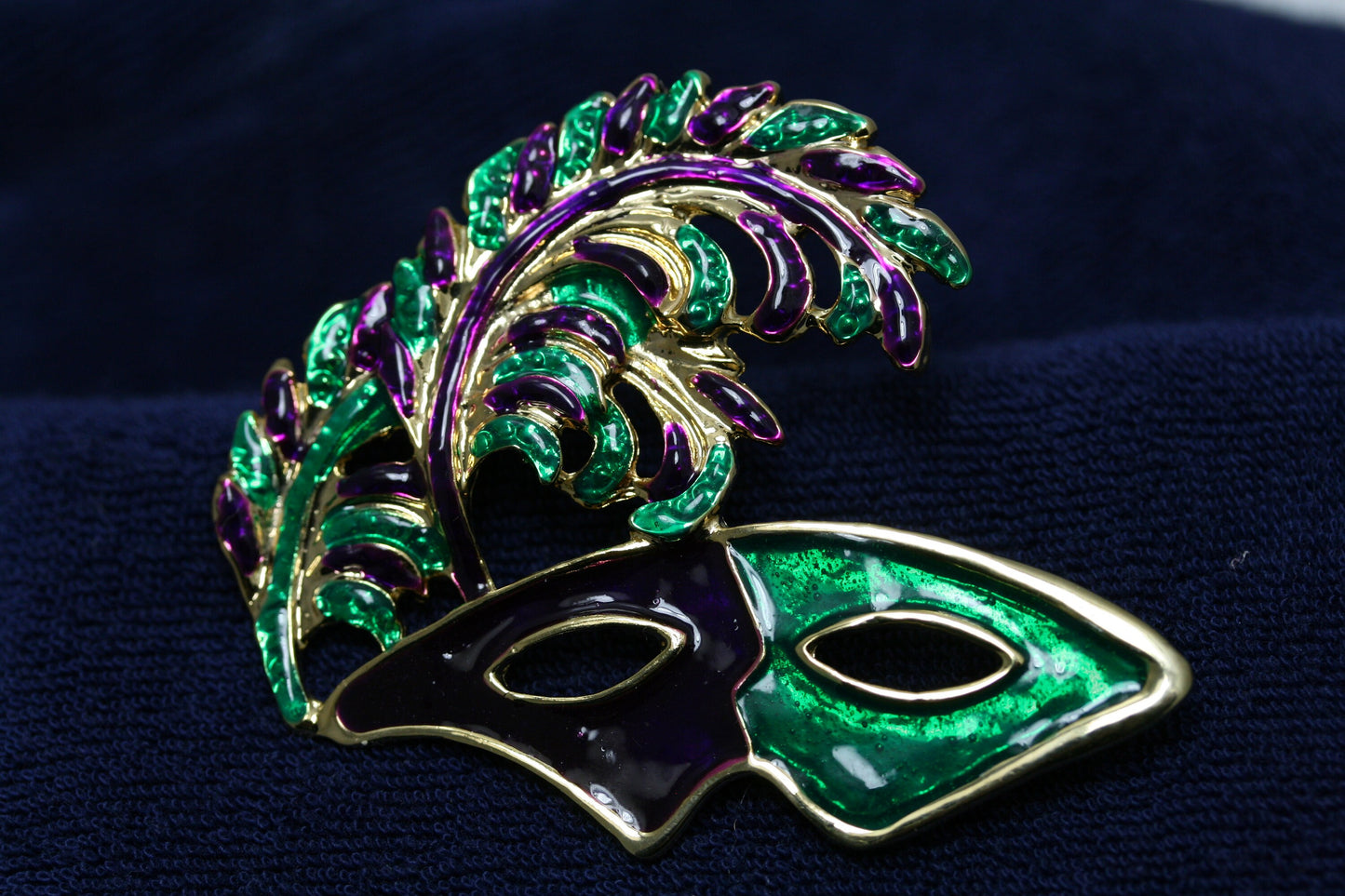 Masquerade Mardi Gras Mask Brooch Pin Enamel Rhinestones Gold Tone