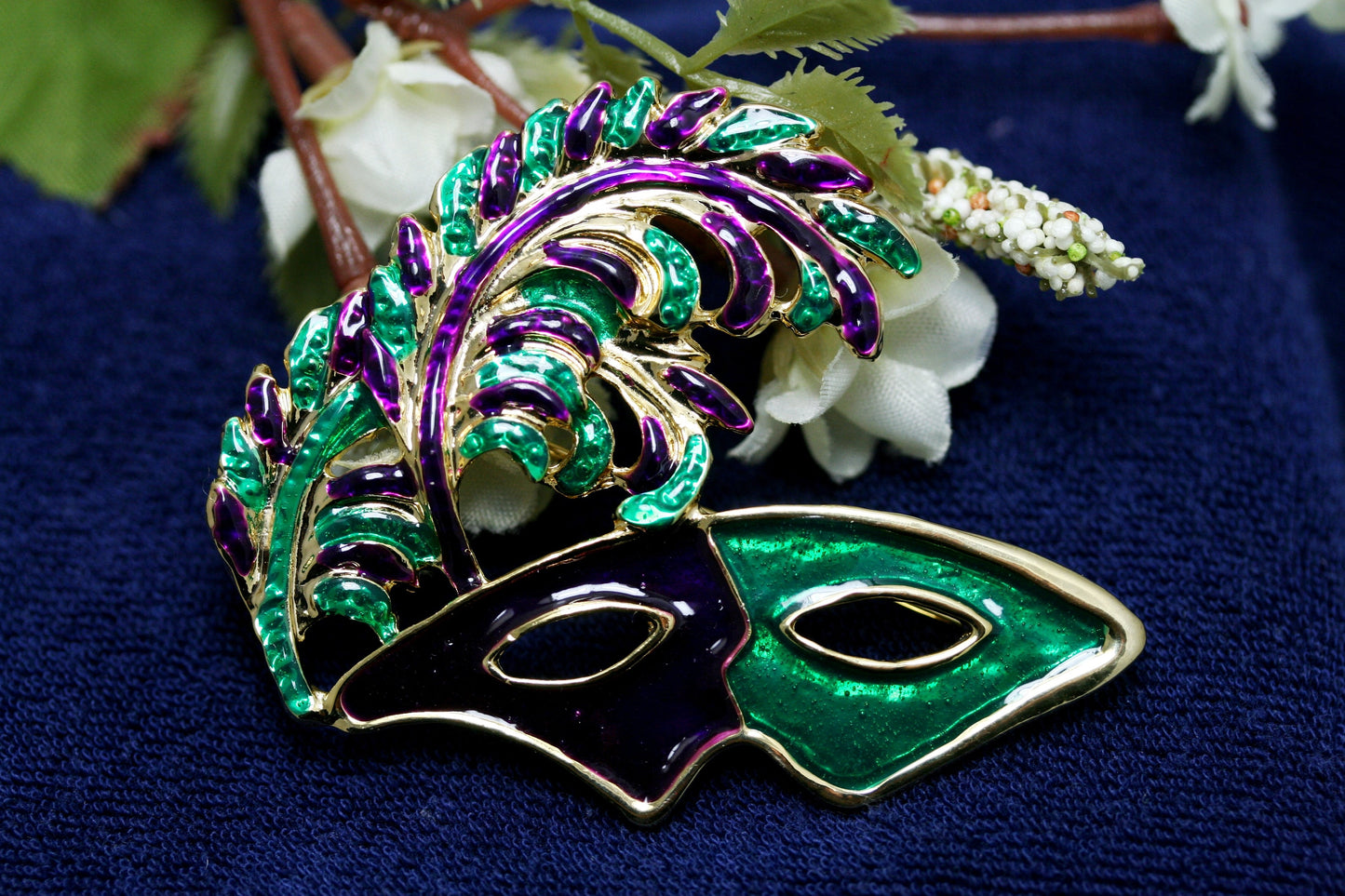 Masquerade Mardi Gras Mask Brooch Pin Enamel Rhinestones Gold Tone