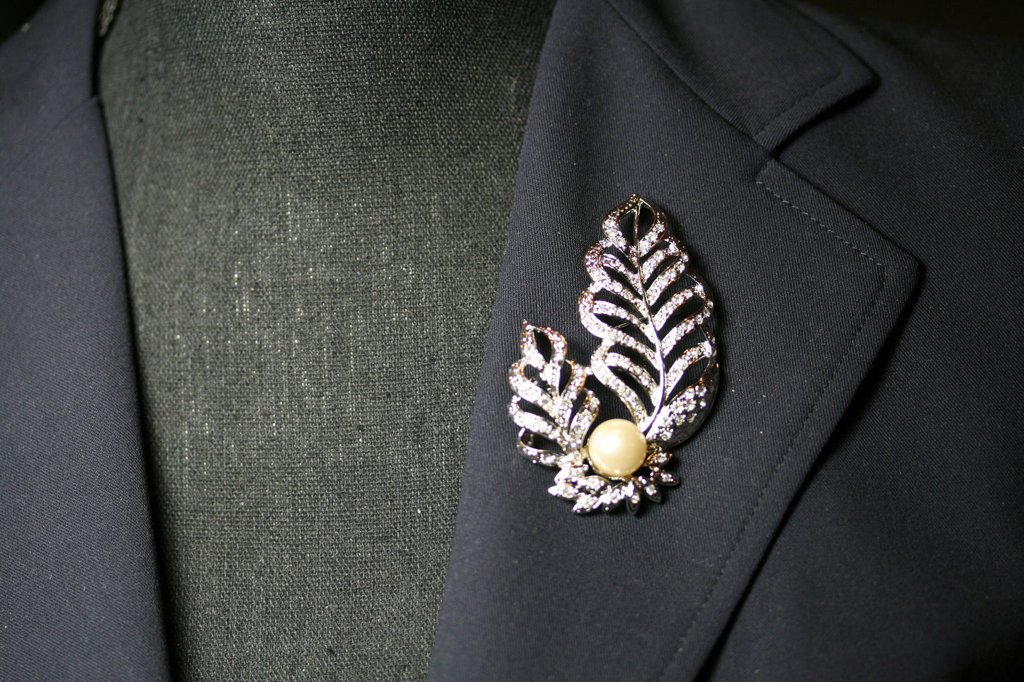 Rhodium Plated Faux Pearl Brooch Pins with Rhinestone, Leaf Brooch, Cubic Zirconia Brooch, Faux Pearl Brooch Jewelry For Her