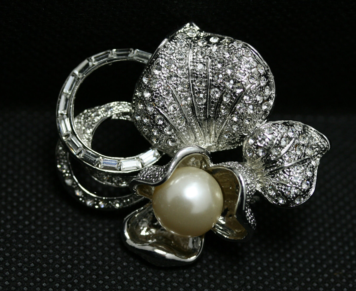 Vintage Silver Tone Clear Rhinestone Pearl Flower Brooch, Flower Brooches for Women, Rhinestone Pearl Crystal Pins