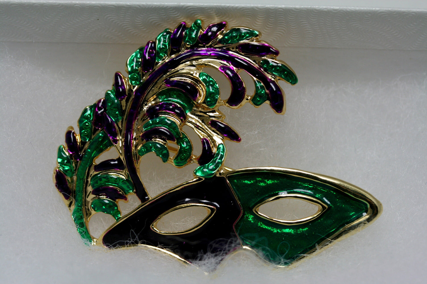 Masquerade Mardi Gras Mask Brooch Pin Enamel Rhinestones Gold Tone