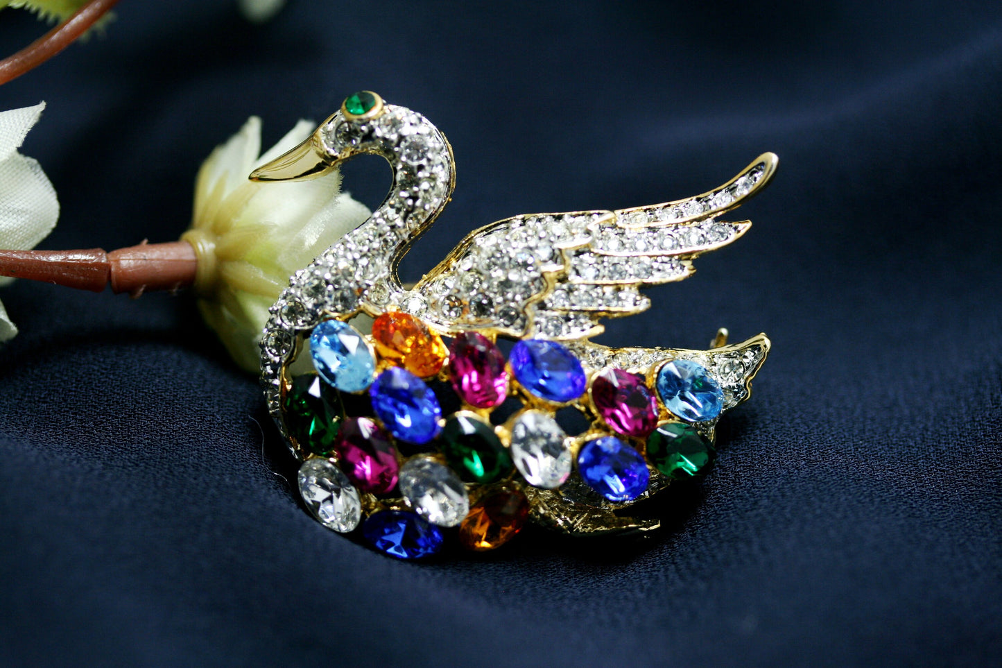 Rainbow Box Swan Brooch Pins for Women, Fashion Crystal with Swarovski Rhinestone Swan Jewelry Women's Brooches & Pins