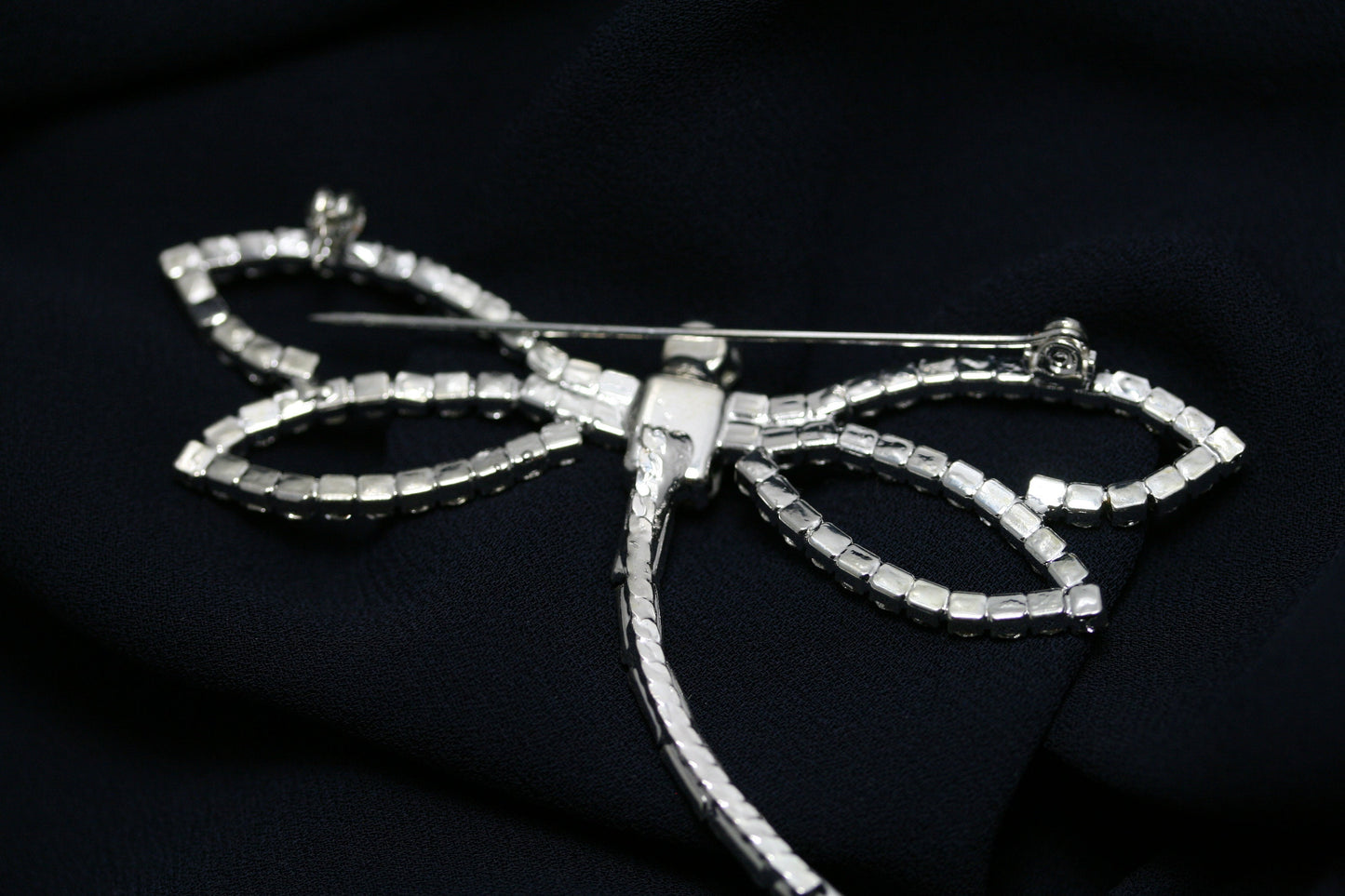 Silver-Tone Metal Elegant Clear Crystal Rhinestone Dainty Dragonfly Pin Brooch