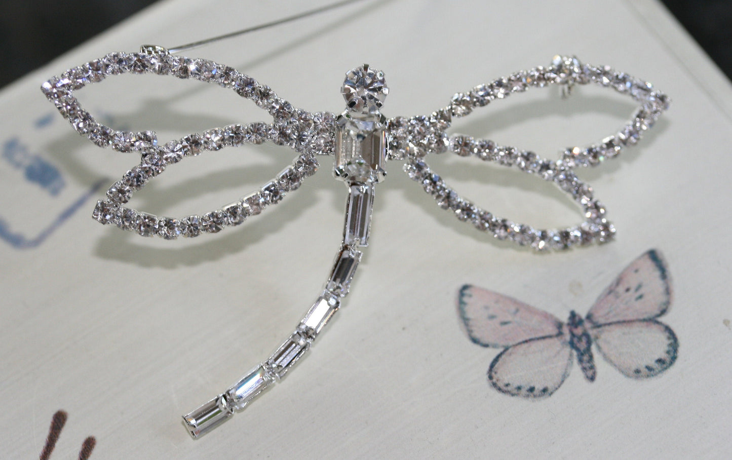 Silver-Tone Metal Elegant Clear Crystal Rhinestone Dainty Dragonfly Pin Brooch