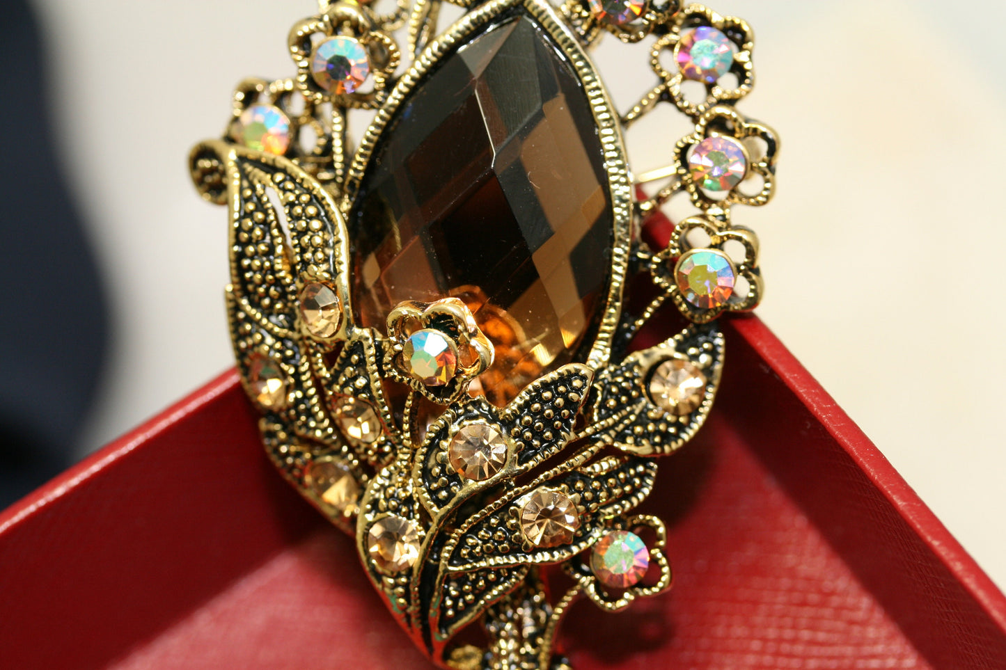 Vintage Flower Brooch - 3D Amber Rhinestone Flower Cluster Brooch Pin W Antique Gold TONE!