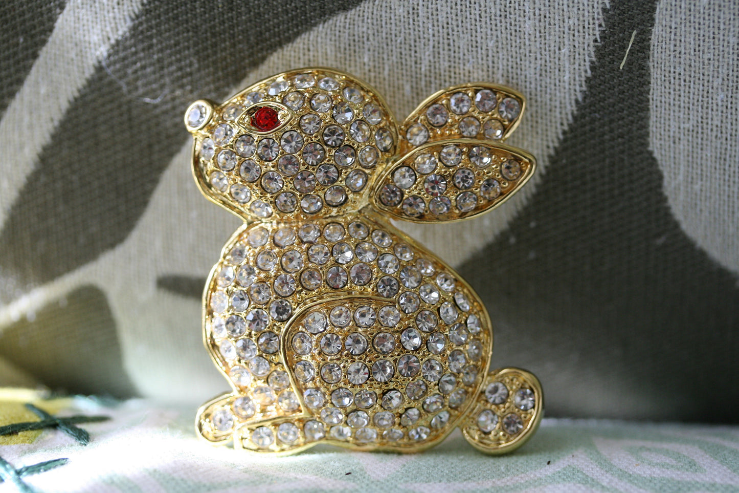 Clear Rhinestone Crystal Easter Bunny Rabbit Pin Brooch