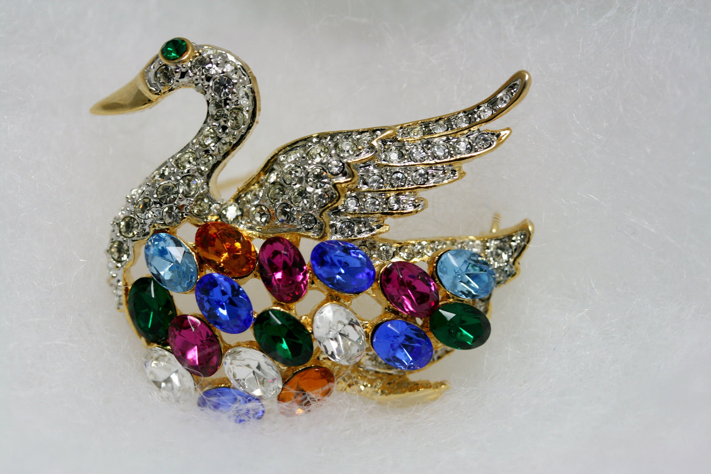 Rainbow Box Swan Brooch Pins for Women, Fashion Crystal with Swarovski Rhinestone Swan Jewelry Women's Brooches & Pins