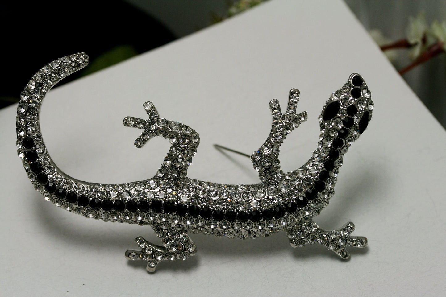 Beautiful Rhinestone Lizard Brooch, Lizard Gecko Salamander Pin Chameleon Komodo Dragon Rhinestone Crystal