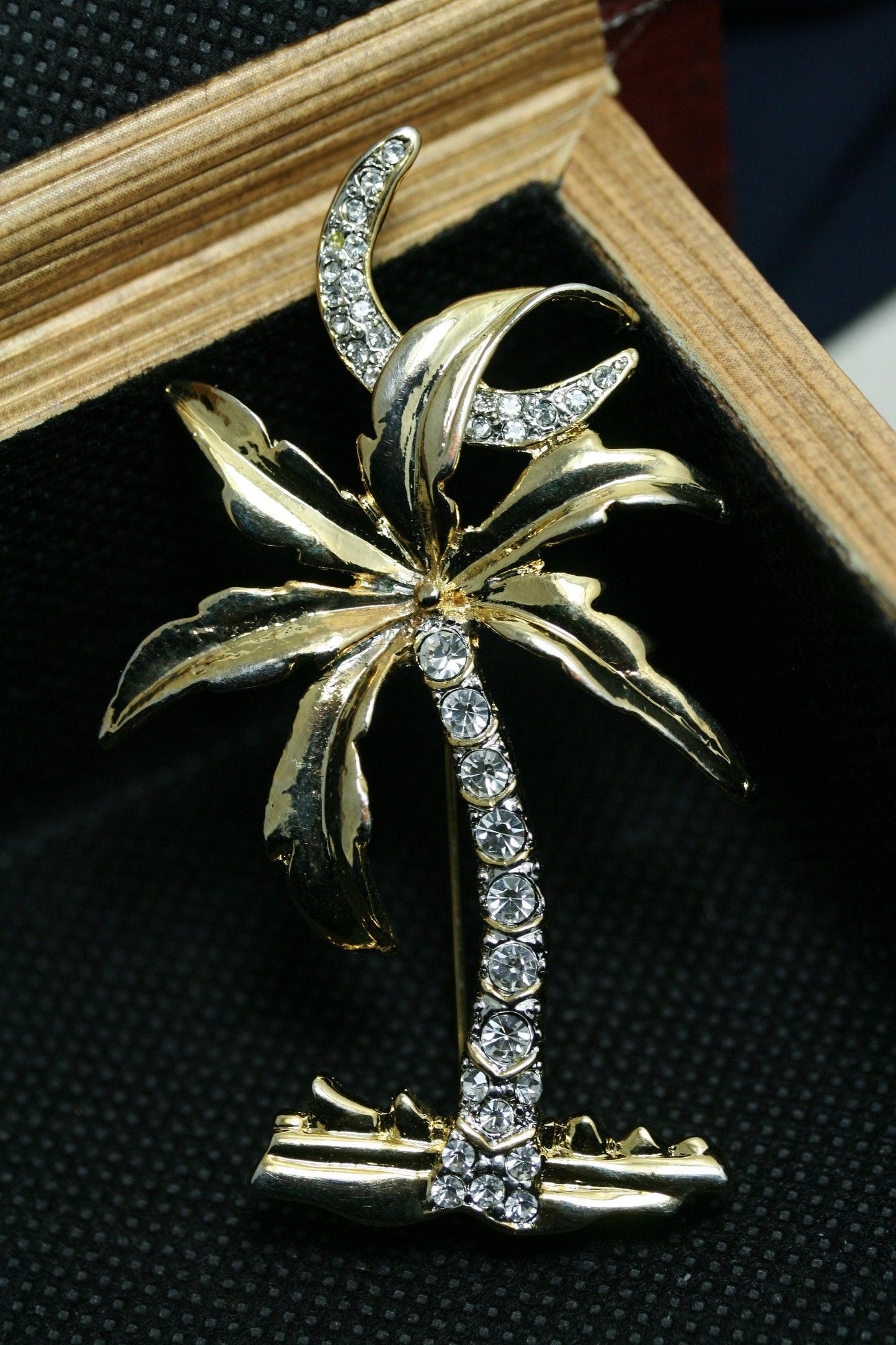 Vintage Rhinestone Palm Tree Pave Brooch Pin