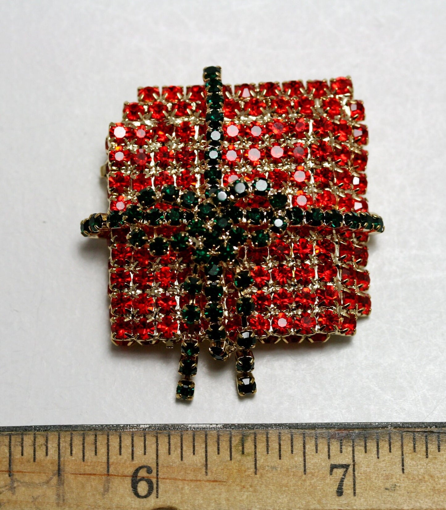 Vintage Large 3D Rhinestone Christmas Gift Box Brooch, Holiday Crystal Present Box Pin, Holiday Jewelry.