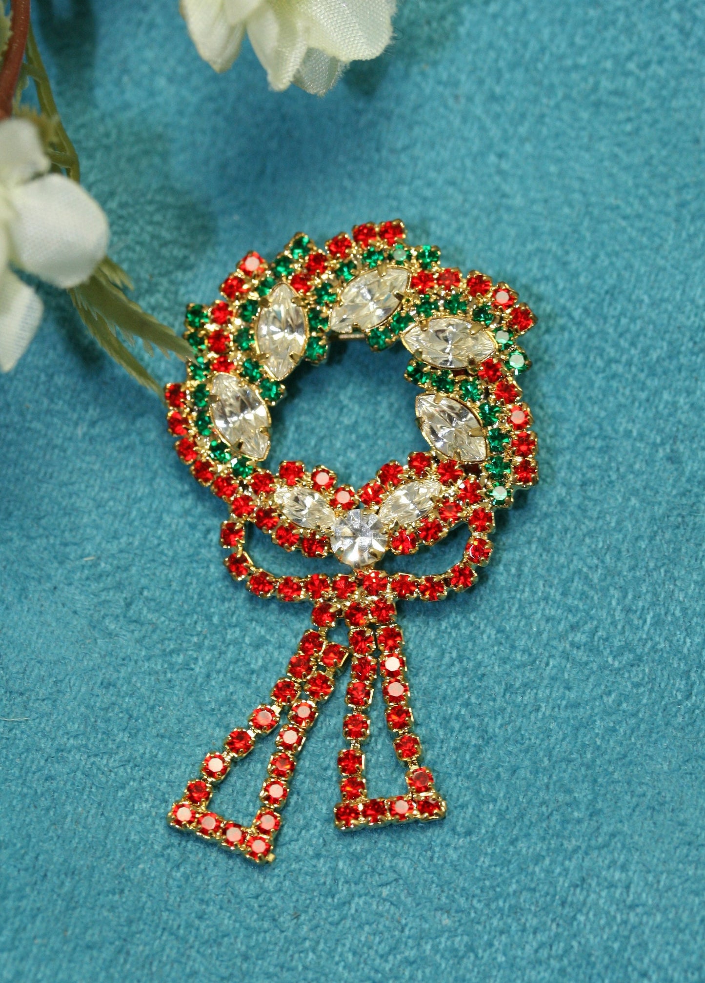 Vintage Christmas Wreath Rhinestone Pin Brooch, Christmas Holiday Jewelry