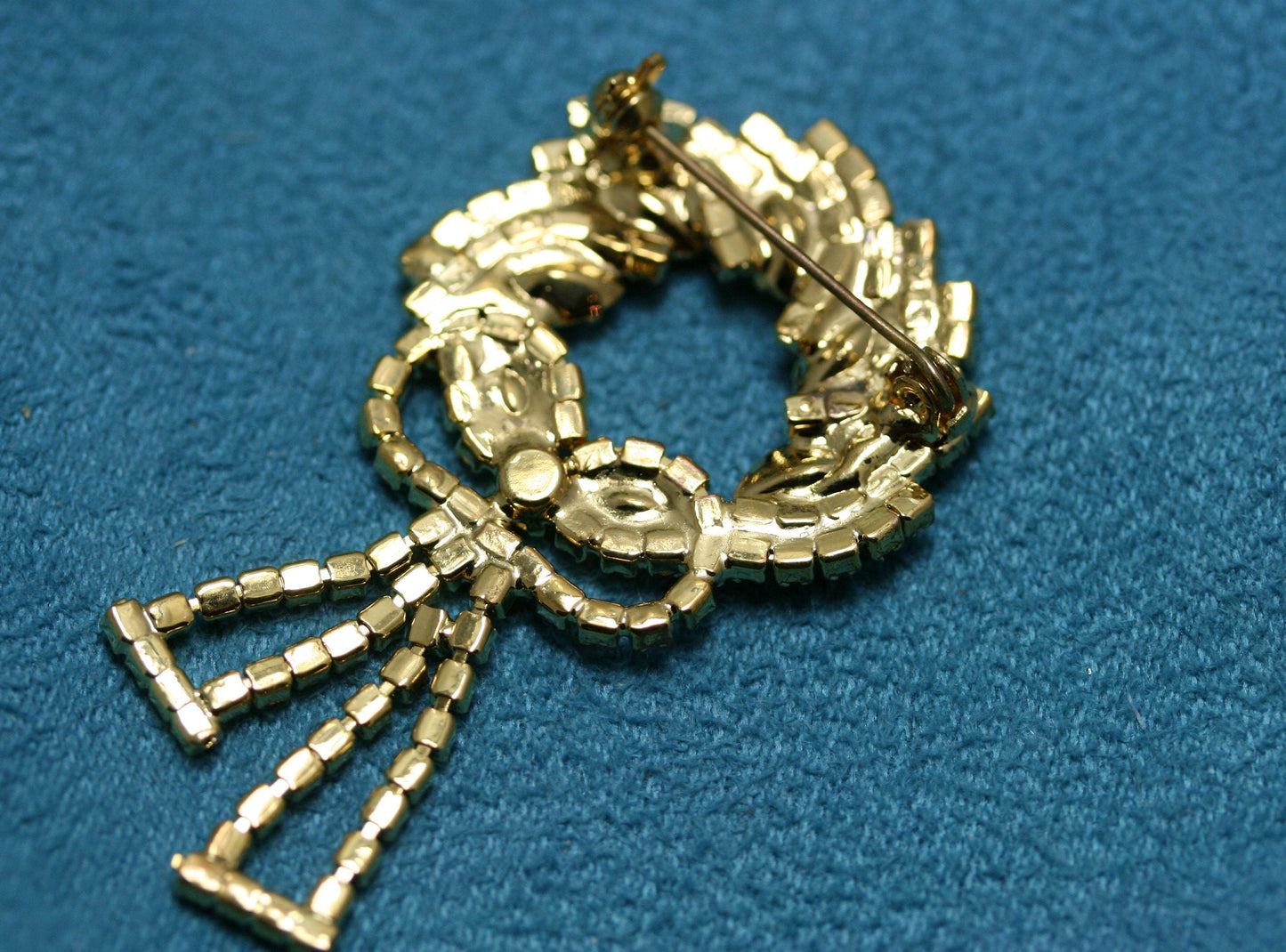 Vintage Christmas Wreath Rhinestone Pin Brooch, Christmas Holiday Jewelry