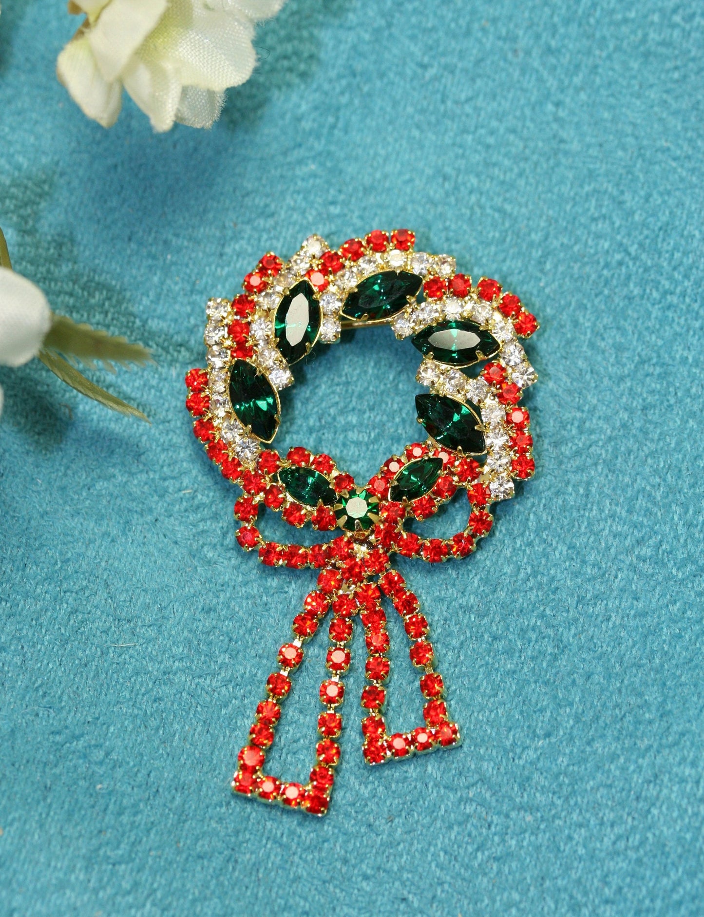 Vintage Christmas Wreath Rhinestone Pin Brooch, Christmas Holiday Jewelry
