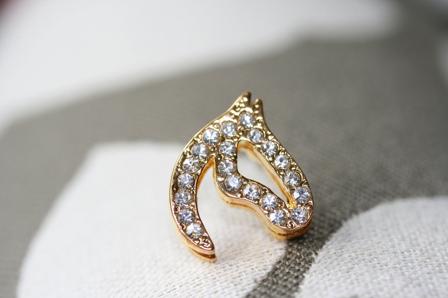 Horse Head Shaped Earrings for Horse Lovers, Equestrian Gifts Rhinestone Horse Head Stud Earrings, Fashion Jewelry