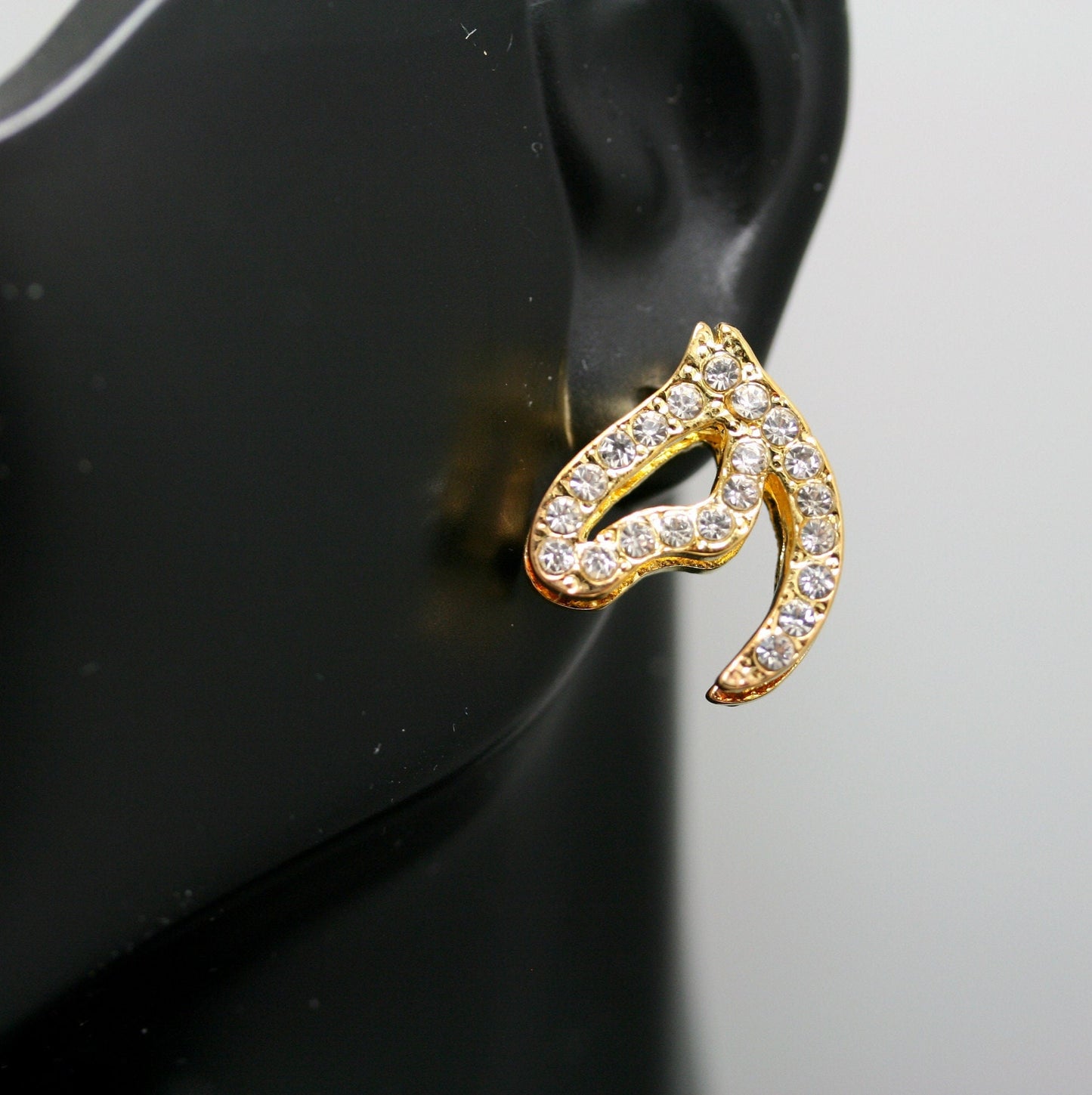 Horse Head Shaped Earrings for Horse Lovers, Equestrian Gifts Rhinestone Horse Head Stud Earrings, Fashion Jewelry