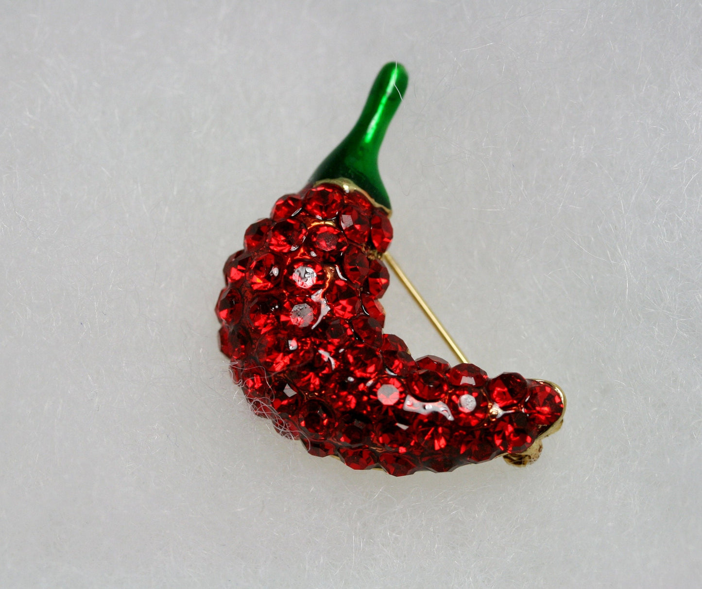 Crystal chili pepper brooch, Chili pepper earrings, Hot pepper pin, red pepper earrings, Rhinestone hot pepper Pin and Earrings Set