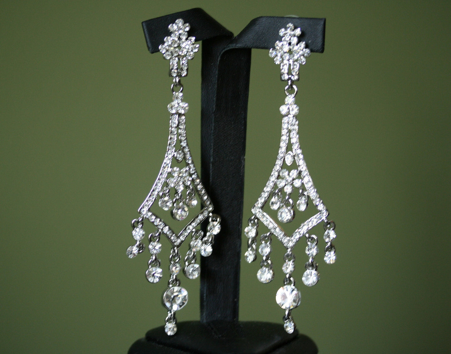 Dangling CHANDELIER DIAMOND EARRINGS Pierced in silver or gold clear rhinestones elegant bridal earrings Dazzle Crystal Fashion Jewelry