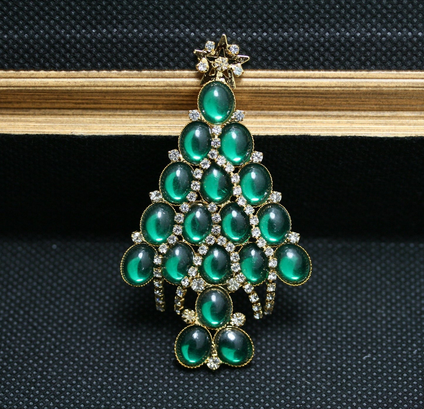 Vintage, Christmas Tree Brooch Pin, Traditionally Christmas Jewelry,