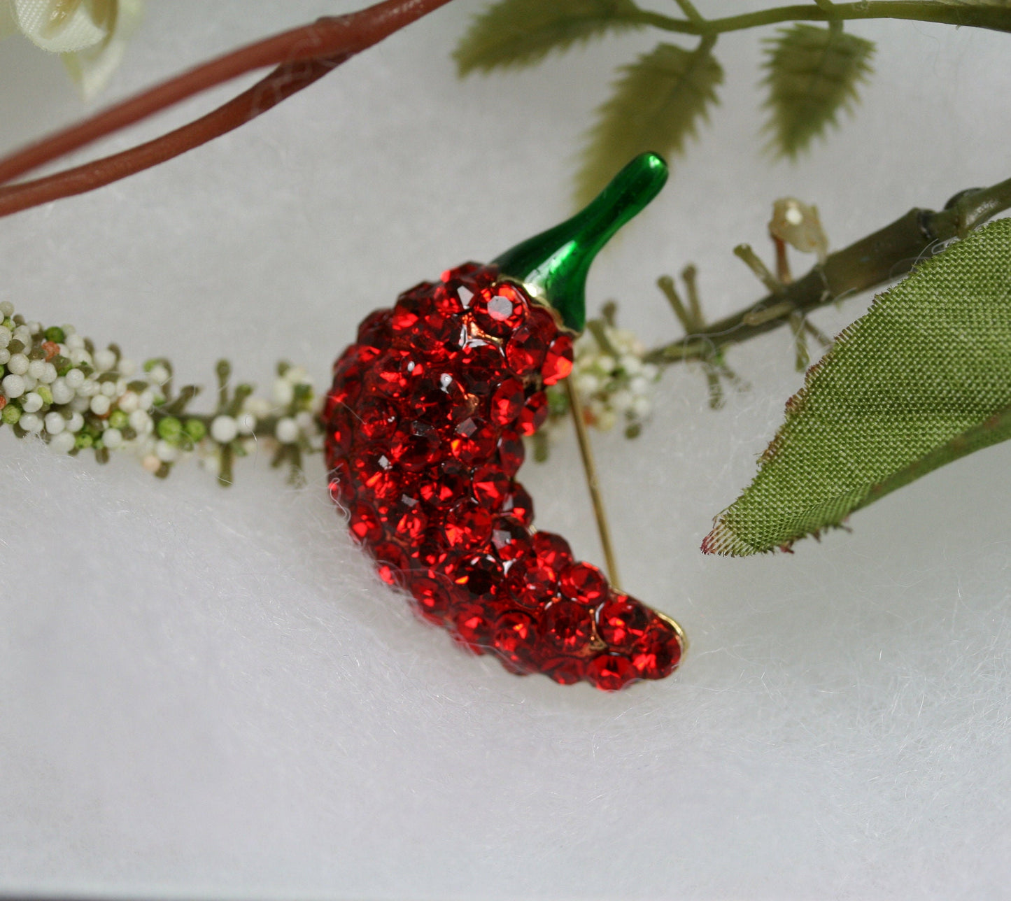 Crystal chili pepper brooch, Chili pepper earrings, Hot pepper pin, red pepper earrings, Rhinestone hot pepper Pin and Earrings Set