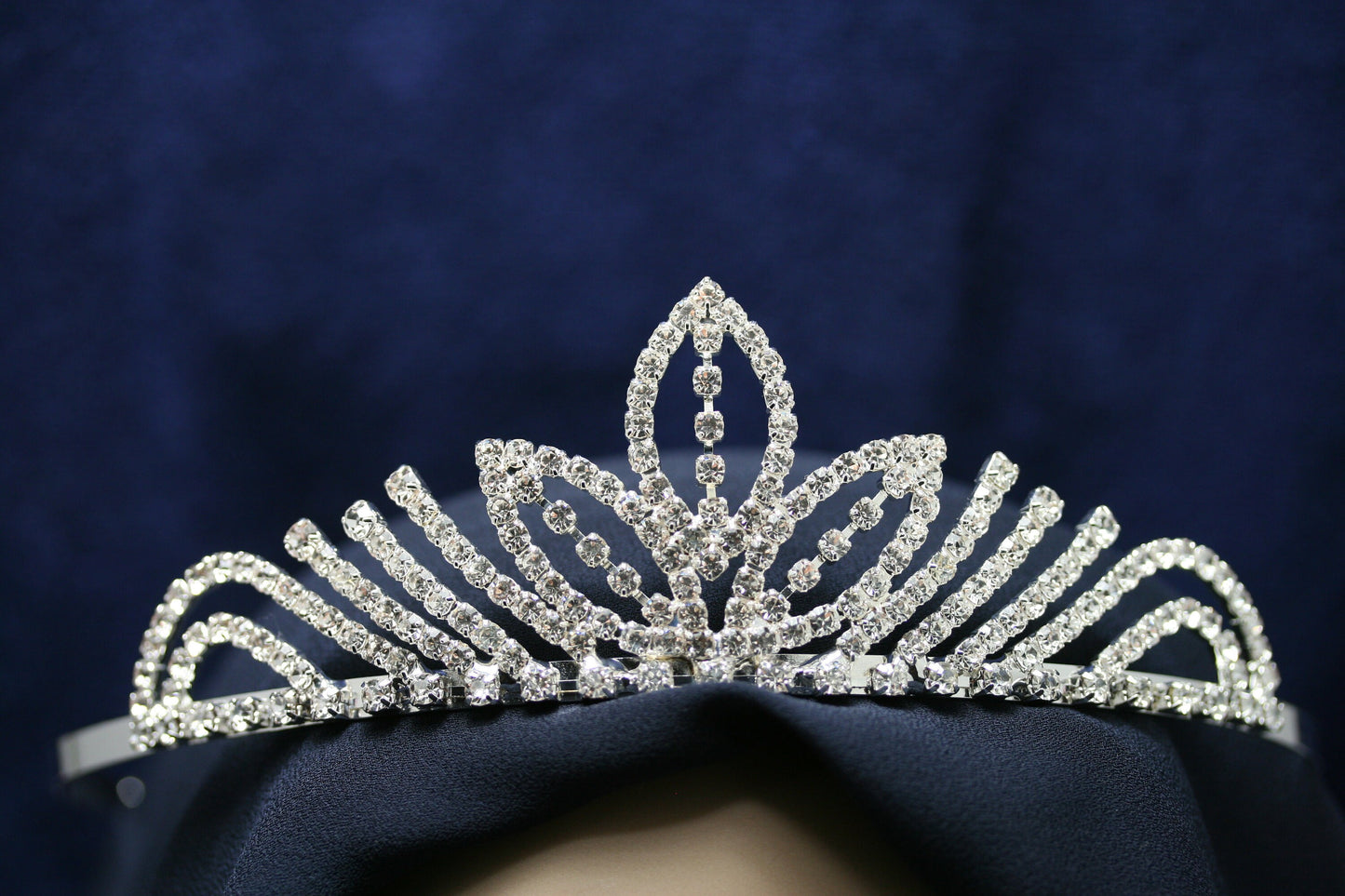 Silver Tiara Crowns Crystal Headband Princess Rhinestone Crown with Combs Bride Headbands Bridal Wedding Prom Birthday Party Hair Accessorie