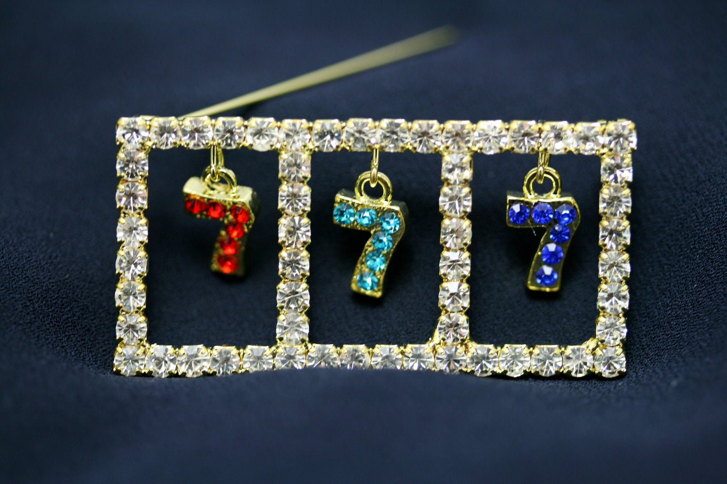 Rhinestone Slot Machine Triple 7 Lapel Vest Pin Brooch Las Vegas 777 Casino Gamblers Slot Machine Jackpot Winner Gambling Pin Brooch