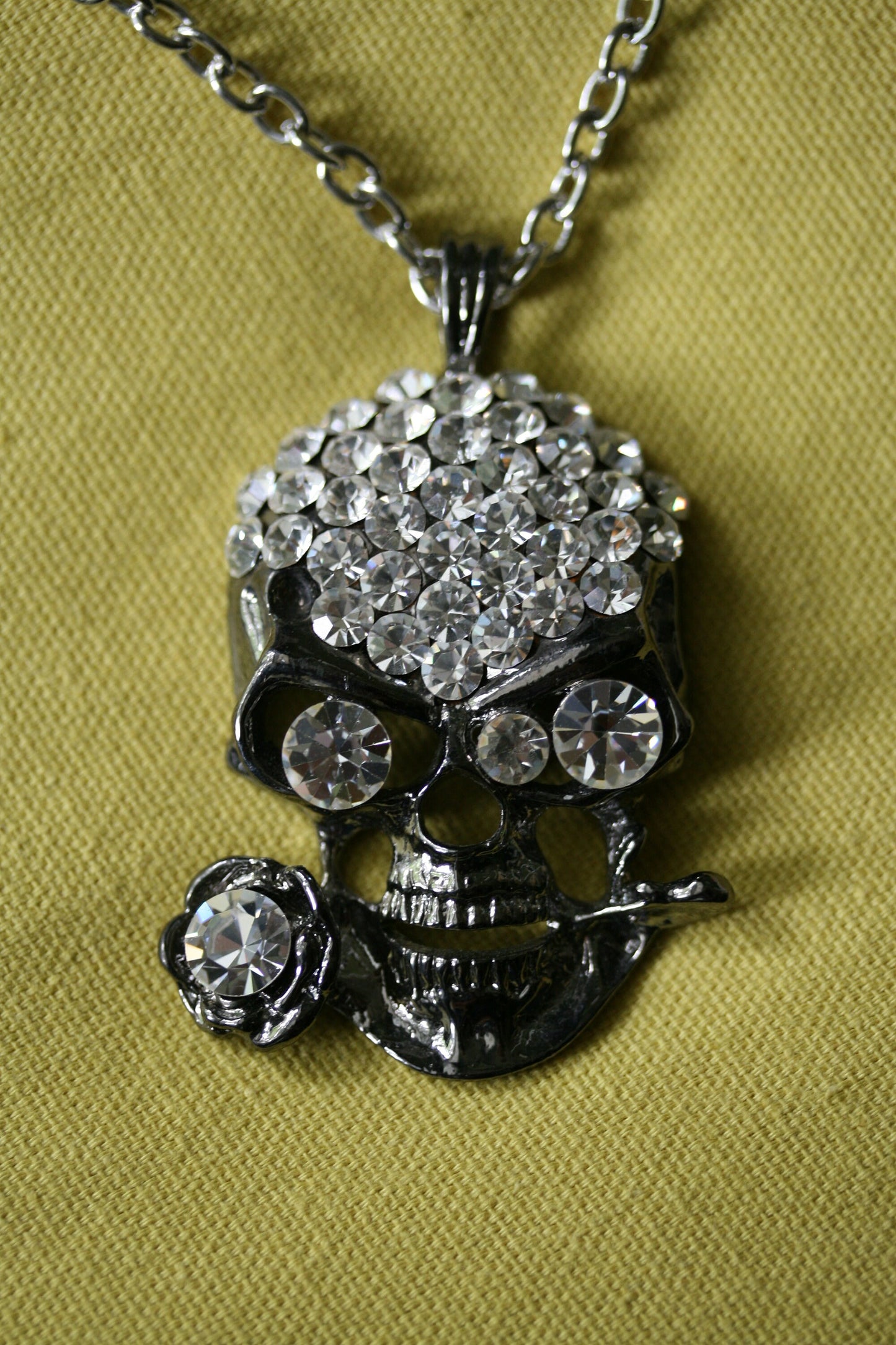 Rhinestone Skull with Rose Flower Skull Head Pendant Crystal Rhinestone Sweater Necklace gift With Chain