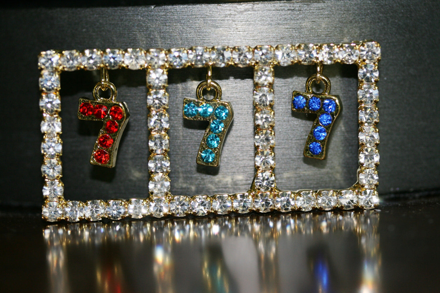Rhinestone Slot Machine Triple 7 Lapel Vest Pin Brooch Las Vegas 777 Casino Gamblers Slot Machine Jackpot Winner Gambling Pin Brooch
