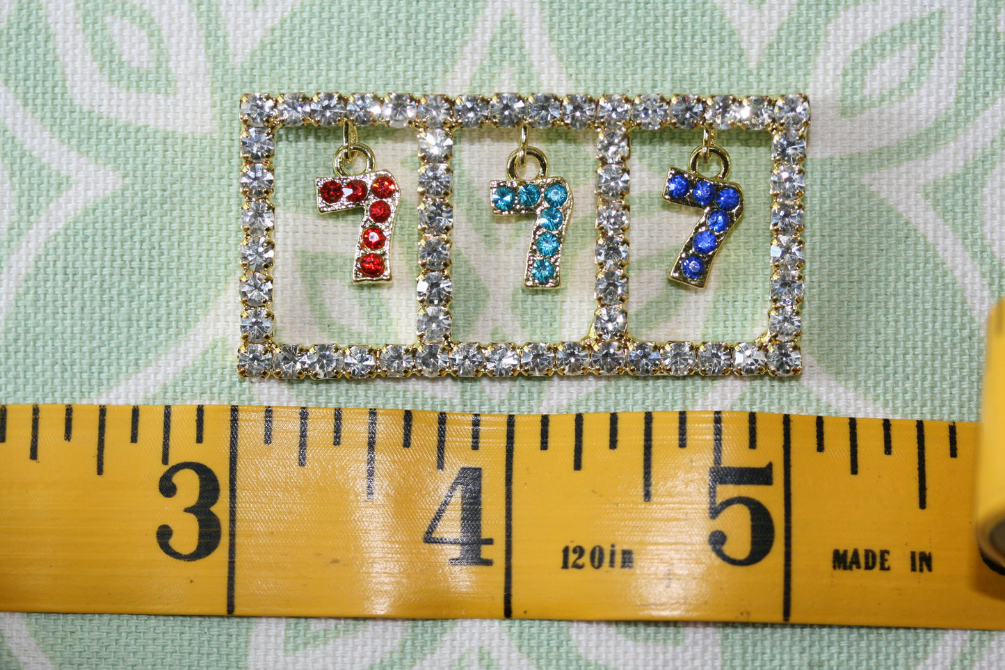 Rhinestone Slot Machine Triple 7 Lapel Vest Pin Brooch Las Vegas 777 Casino Gamblers Slot Machine Jackpot Winner Gambling Pin Brooch