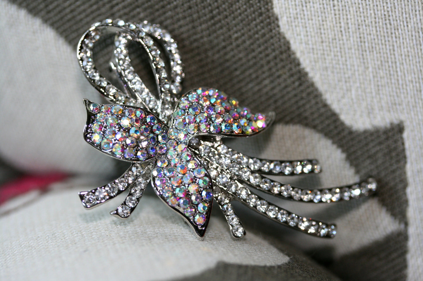 Clear Rhinestone Flower Brooch Pins Fashion Silver Tone Crystal Flower Wedding Corsage Party Jewelry Brooches Bridal Bouquet Pins