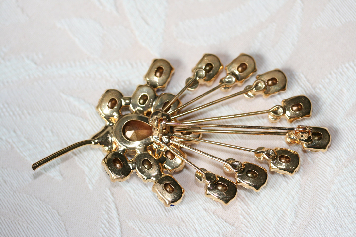 Big Crystal Balloon Brooches For Holiday, Birthday Party Rhinestone Brooch Pin Friends Gift