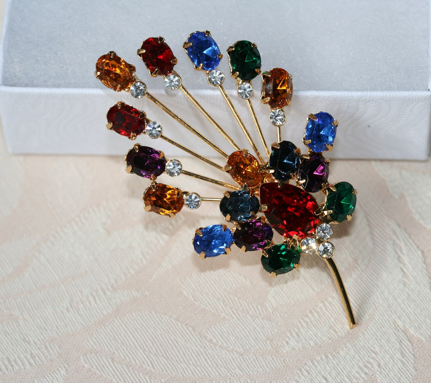 Big Crystal Balloon Brooches For Holiday, Birthday Party Rhinestone Brooch Pin Friends Gift