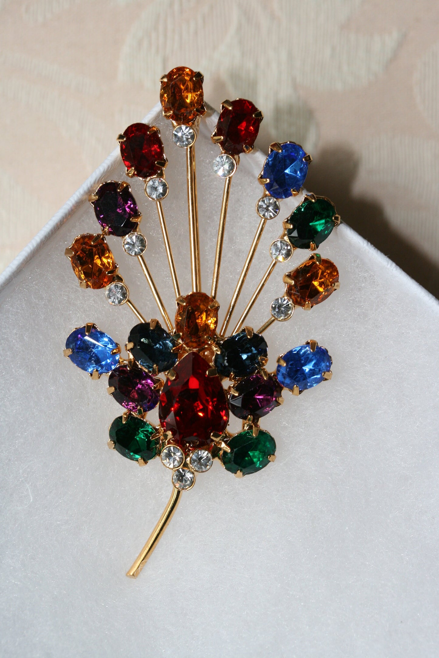 Big Crystal Balloon Brooches For Holiday, Birthday Party Rhinestone Brooch Pin Friends Gift