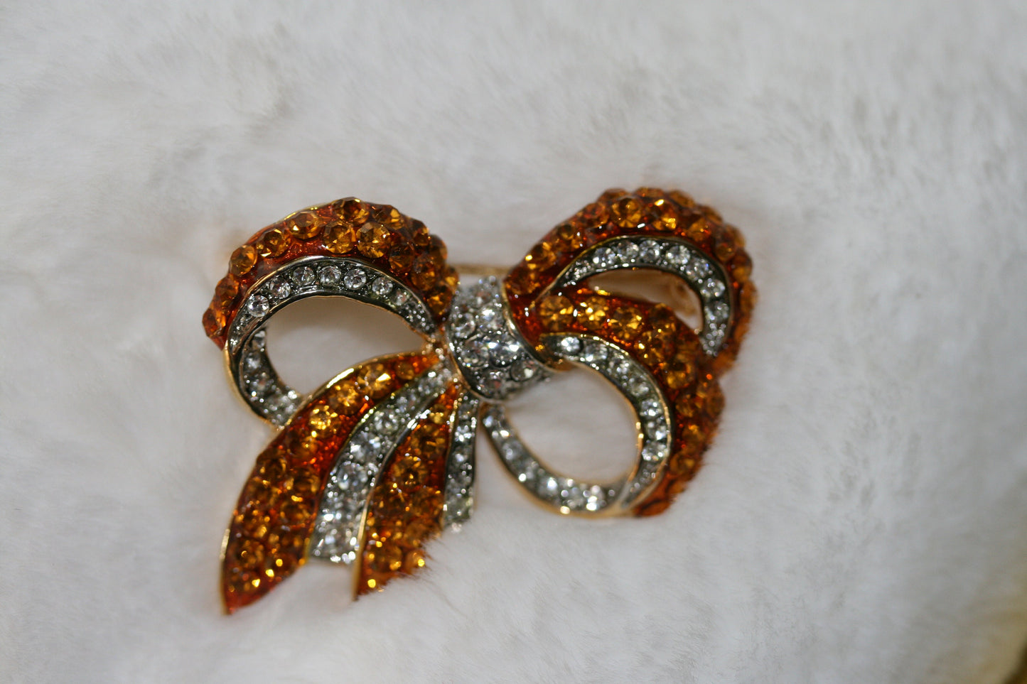 Crystal Rhinestone Two-tone Figural Bow Tie Brooch Pin CZ Ribbon Bridal Bowknot Bow Brooch Pins for Women