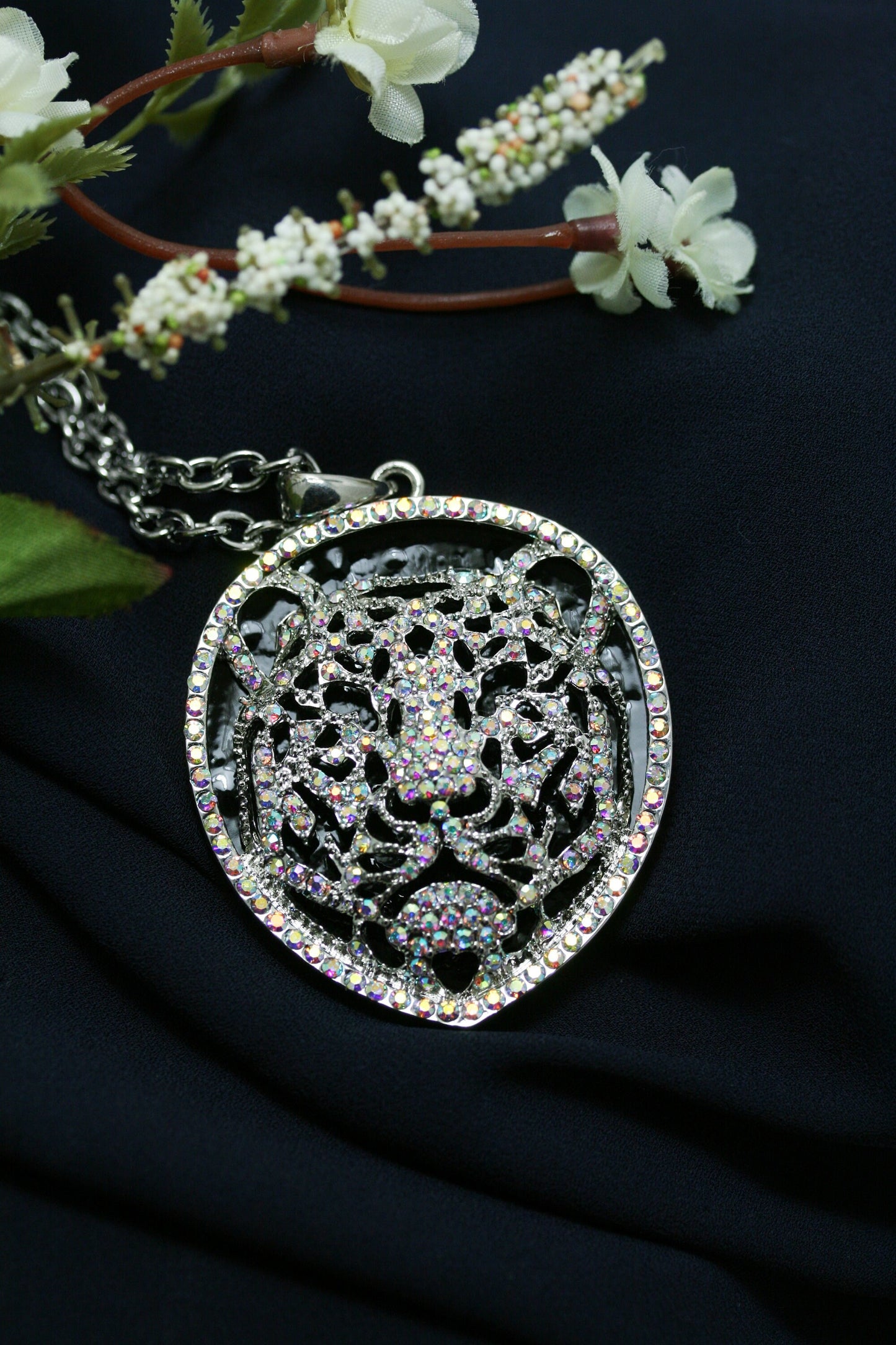 Vintage Style Tiger Pendant With Clear Rhinestone Tiger Face Pendant