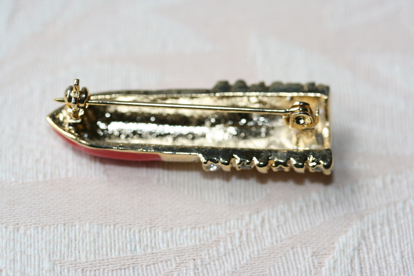 Lipstick Red Enamel Clear Rhinestone Multi-Dimensional Brooch Beauty Lip Stick Pin for Her