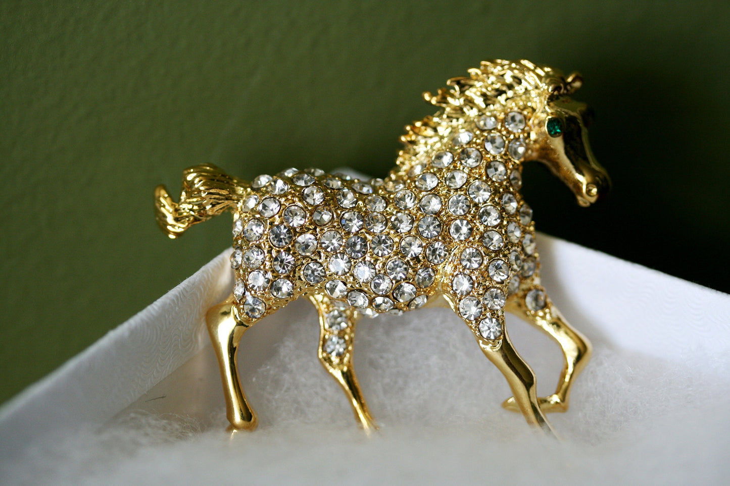 Rhinestone Gold-tone Galloping Horse Pin Horse Brooches Fashion Costume Pin Brooch jewelry gift